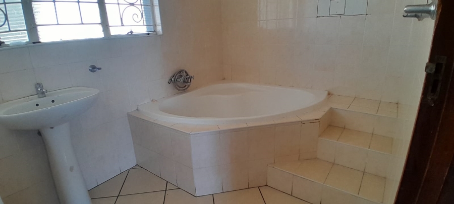 To Let Commercial Property for Rent in Dalindyebo Eastern Cape